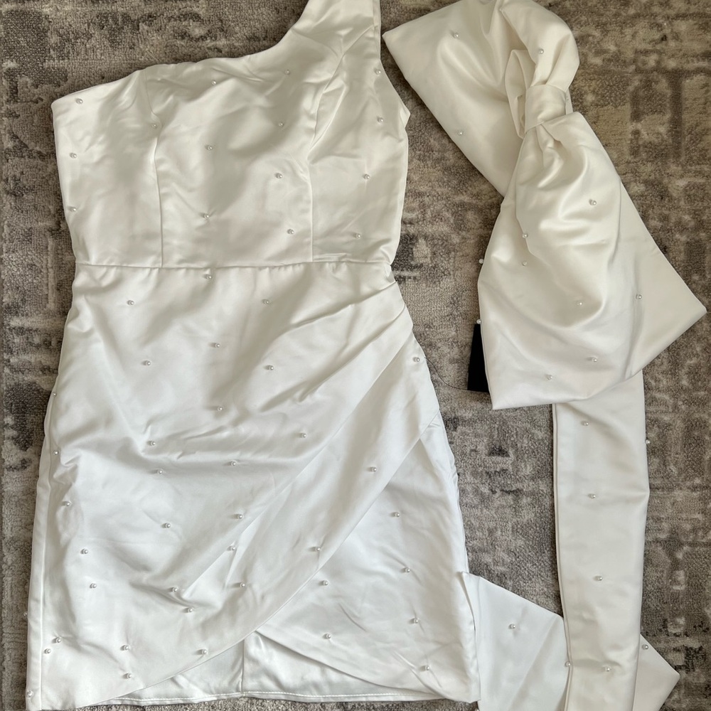 Lulu's Elegant White Pearl One-Shoulder Mini Dress with Statement Bow NWT